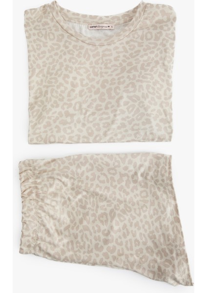 Kısa Kollu Bisiklet Yaka Leopar Desenli Şortlu Pijama Seti