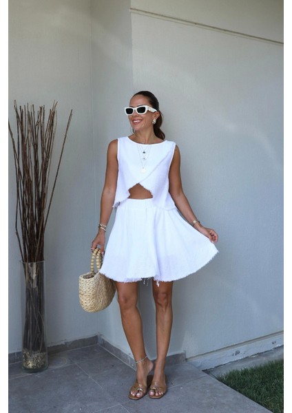 Beyaz Müslin Asimetrik Bluz Şort Etek Takım modelleri