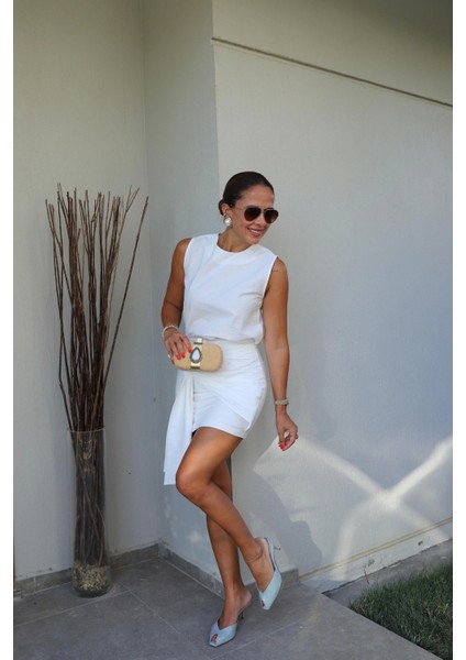 Beyaz Fiyonk Detay Etek Bluz Takım fırsatları