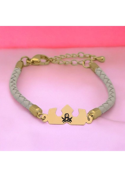 Hz Ali Temalı Taç Figürlü 14 Ayar Altın Plakalı Doğal Siyah Derili Hediye Bileklik-462SEMBOL