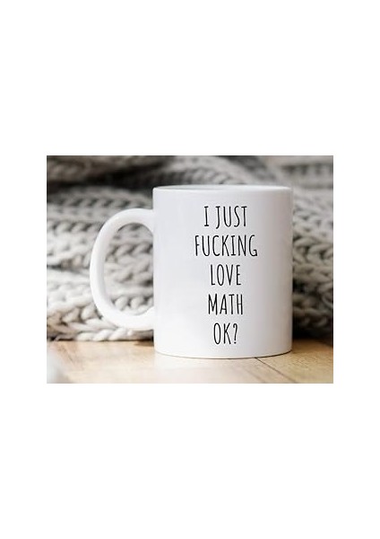 Print Dore Ben Sadece Matematiği Seviyorum Kupa - Matematik Öğretmeni Hediyesi - Ingilizce Kupası