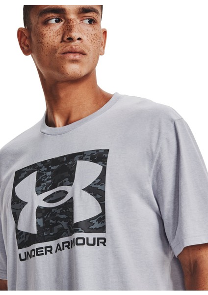 UA ABC CAMO BOXED LOGO SS Erkek T-Shirt