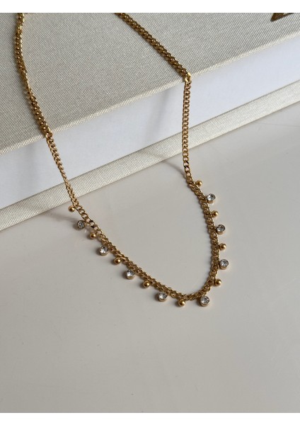 Taş Detaylı Sallantılı Top Figürlü Çelik Kolye – Altın Kaplama Kadın Takı indirimleri