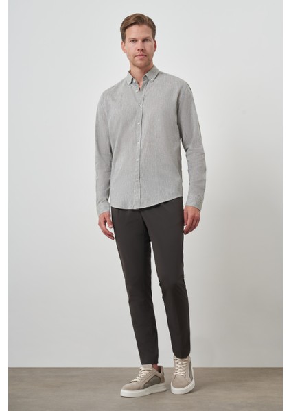 Erkek Çağla Yeşili Keten Trend Dynamic Fit Düğmeli Yaka Gömlek