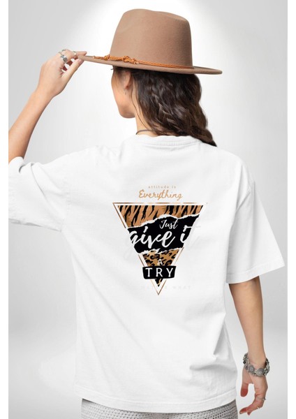Zirveye Doğru Beyaz Oversize Kadın Erkek Ön ve Sırt Baskılı Tişört fiyatları