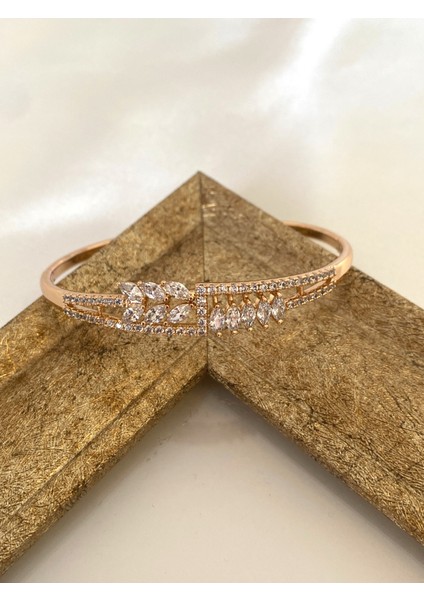 Xuping Jewelry 14 Ayar Altın Kaplama Rose Zirkon Taşlı Kelepçe Bileklik
