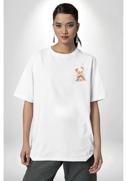 Çiçekli Mavi Elbiseli Ayıcık Beyaz Oversize Kadın Erkek Ön ve Sırt Baskılı Tişört modelleri