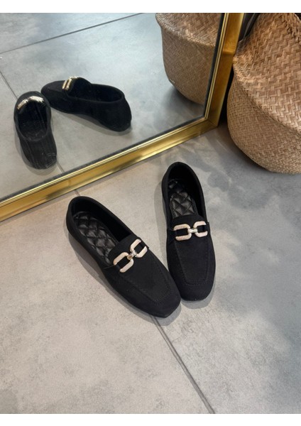 Siyah Süet Görünümlü Zincir Tokalı Loafer