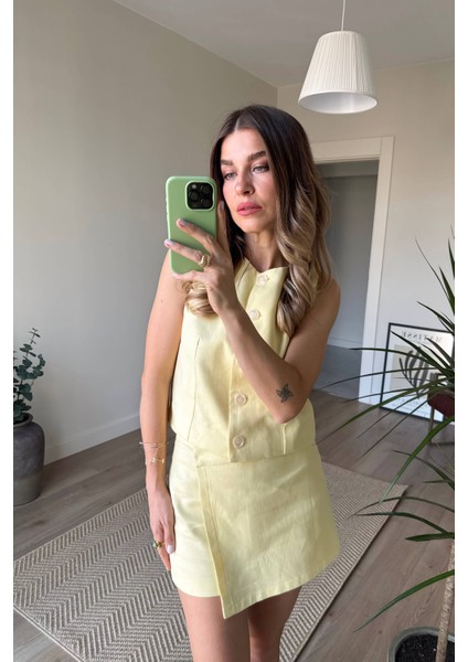 Butter Yellow Düğmeli Keten Yelek Şort Etek Takım