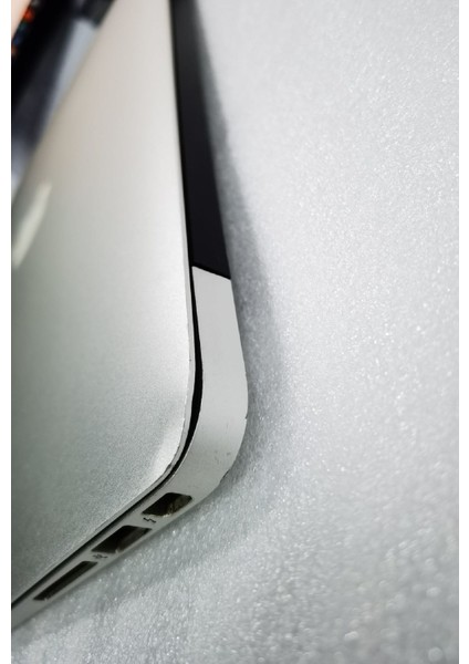 MacBook Air A1466 Intel Core I5-5250U 13.3" 4 GB Ram 120 GB SSD Macos Notebook - Outlet