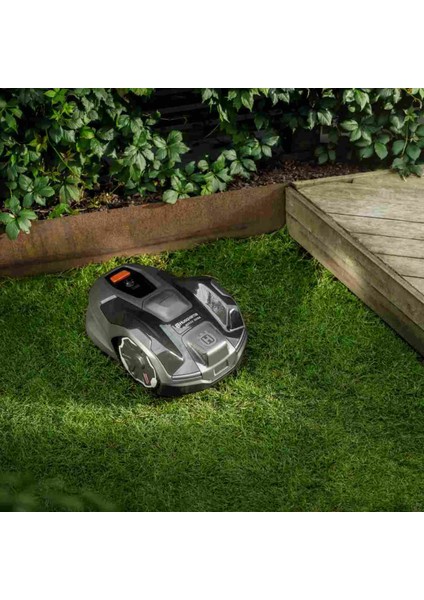 Automower 405XE Nera + Garaj – Akıllı Çim Biçme Robotu Seti (Yurt Dışı)