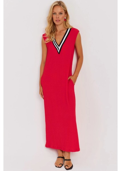 Kadın Kırmızı V Yaka Bloklu Maxi Elbise EY2779