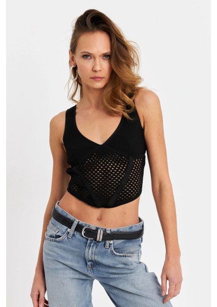 Kadın Siyah Ajurlu Crop Bluz SB030