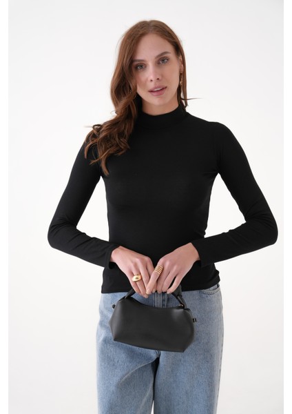 Uzun Kollu Dik Yaka Boğazlı Body/bluz