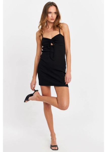 Kadın Siyah Önü Büzgülü Pencereli Mini Elbise EY3047