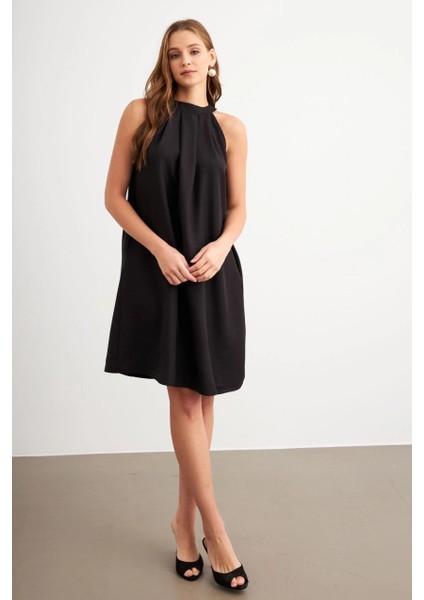 Kadın Siyah Halter Yaka Midi Elbise NH5029 fırsatları