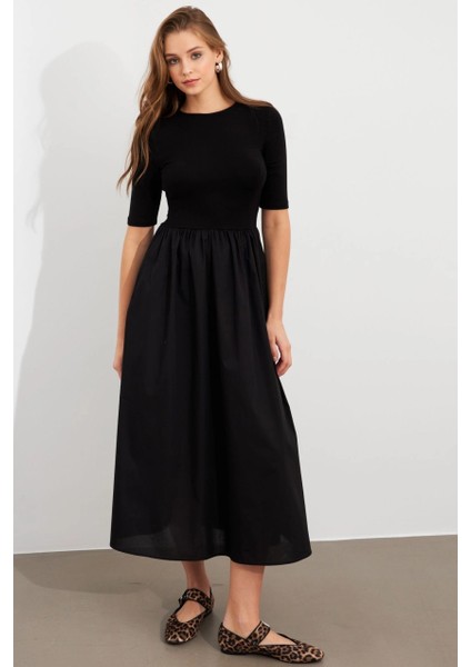 Kadın Siyah Kontrast Kumaşlı Midi Elbise MDMR457