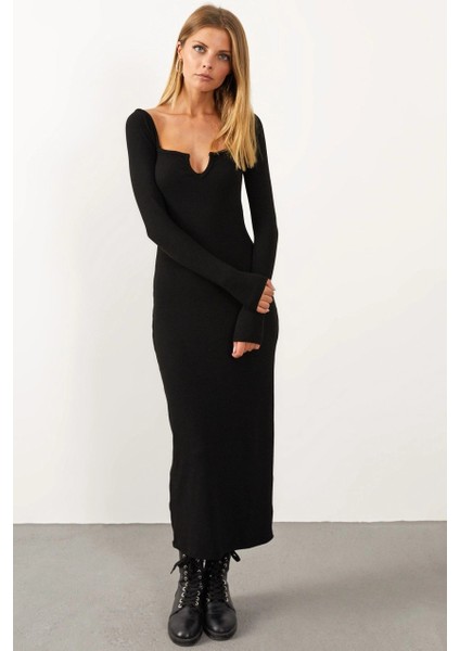 Kadın Siyah V Yaka Maxi Kaşkorse Elbise EY1086