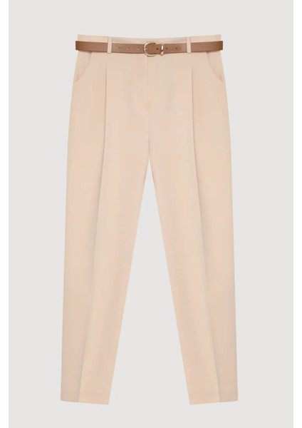 Kemer Aksesuarlı Pensli Bej Kadın Pantolon PNT00430 modelleri