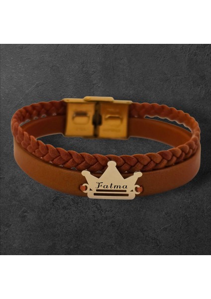 Fatma İsmine Özel Kahverengi Derili Taç Motifli 14 Ayar Altın Plakalı Hediye Bileklik-467İsim fiyatları