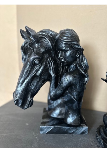 Atlı Kız Biblo Dekoratif Heykel 35CM