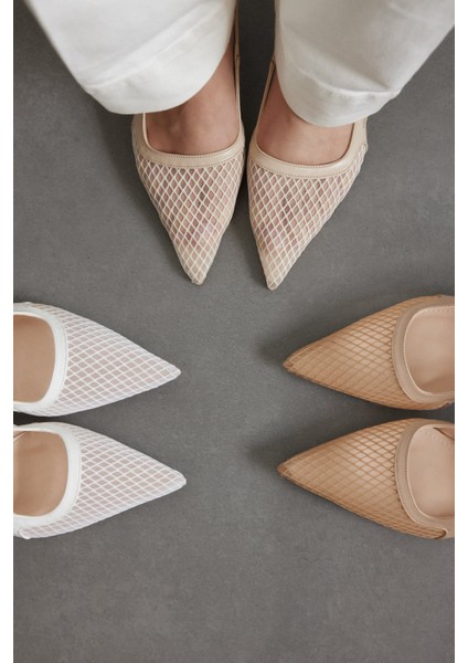 Beyaz Cilt File Detaylı Sivri Burun Kadın Topuklu Ayakkabı fırsatları
