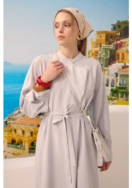 Yakası Geniş Pile Detaylı Elbise Gri