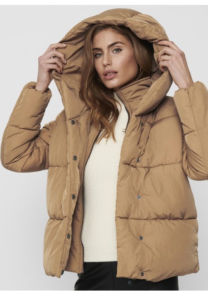 Onlsydney Sara Puffer Jacket cc Otw Toasted Coconut modelleri