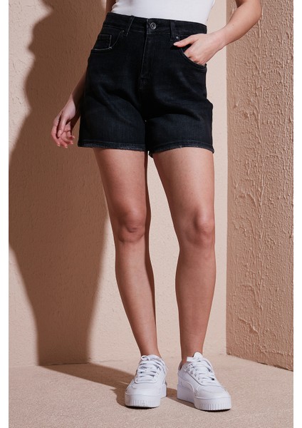 Streç Pamuklu Mom Fit Yüksek Bel Mini Kot Short Bayan Short 25Y0188K1 fiyatları