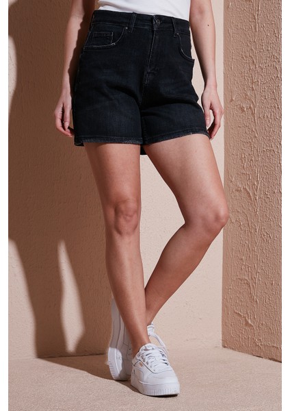 Streç Pamuklu Mom Fit Yüksek Bel Mini Kot Short Bayan Short 25Y0188K1 modelleri