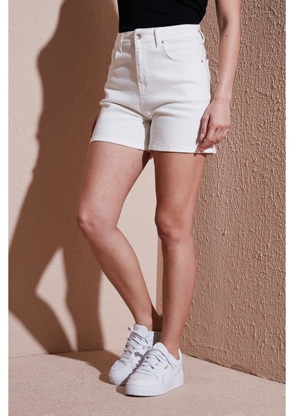 Streç Pamuklu Mom Fit Yüksek Bel Mini Kot Short Bayan Short 25Y0188K1 indirimleri