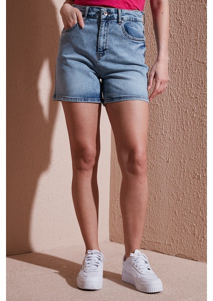 Streç Pamuklu Mom Fit Yüksek Bel Mini Kot Short Bayan Short 25Y0188K1 fiyatları