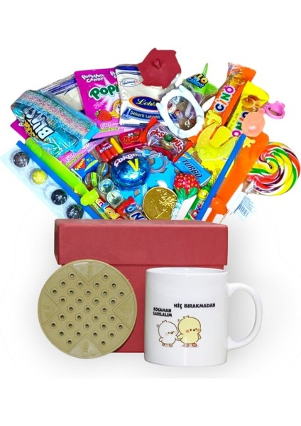 Anılarla Dolu Kırmızı Hediye Kutusu ve Hiç Bırakmadan Kocaman Sarılalım Yazılı Kupa Bardak fiyatları