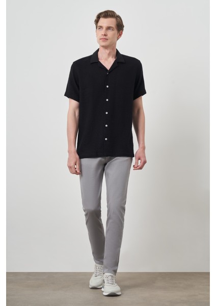 Erkek Siyah Trend Keten Regular Fit Apaş Yaka Kısa Kol Gömlek