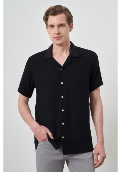 Erkek Siyah Trend Keten Regular Fit Apaş Yaka Kısa Kol Gömlek
