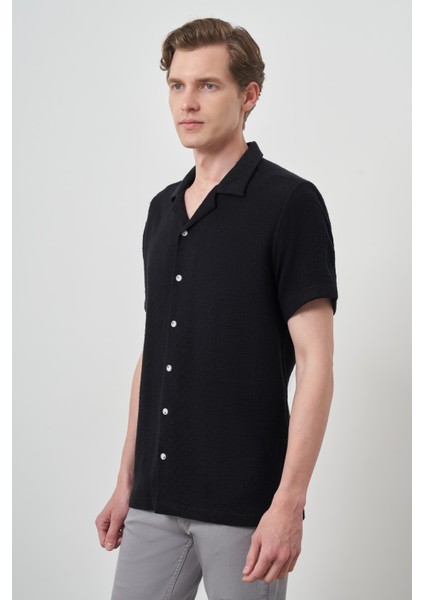 Erkek Siyah Trend Keten Regular Fit Apaş Yaka Kısa Kol Gömlek