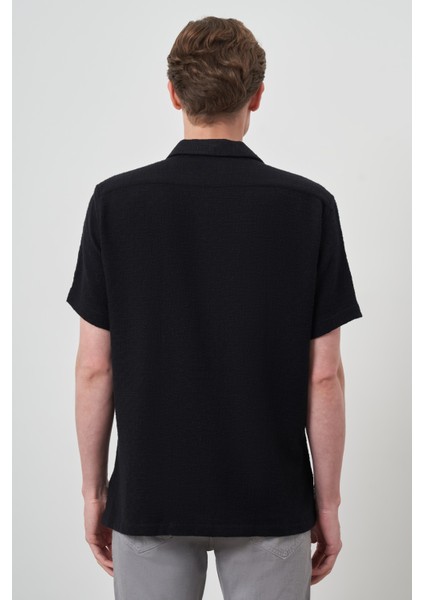 Erkek Siyah Trend Keten Regular Fit Apaş Yaka Kısa Kol Gömlek