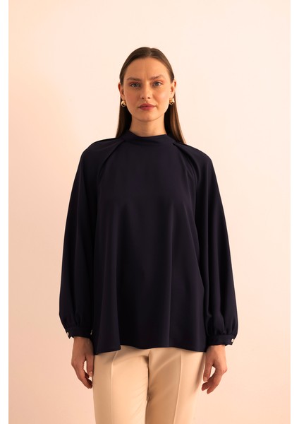 Yaka ve Omuz Kısmı Pile Detaylı Dokuma Bluz