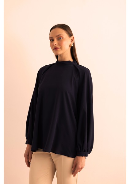 Yaka ve Omuz Kısmı Pile Detaylı Dokuma Bluz fiyatları