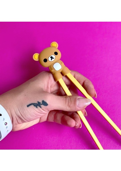 Kahverengi Renkli Chopstick ve Chopstick Öğrenme Aparatı Beyaz