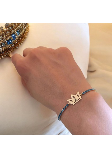 K Harfine Özel Taç Figürlü 14 Ayar Altın Plakalı Mavi Taş Desenli Hediye Bileklik-466Harf