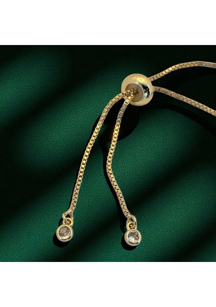 Hz Ali Temalı Taç Figürlü 14 Ayar Altın Plakalı Mavi Taş Desenli Hediye Bileklik-466SEMBOL