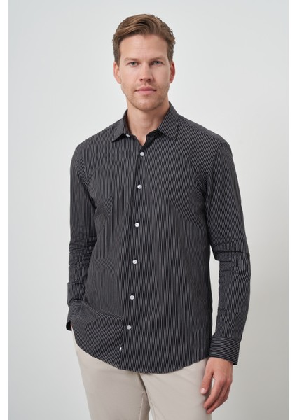 Erkek Siyah Pamuk Trend Slim Fit Sert Yaka Gömlek