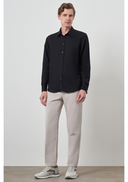 Erkek Siyah Manşetli Slim Fit Sert Yaka Gömlek