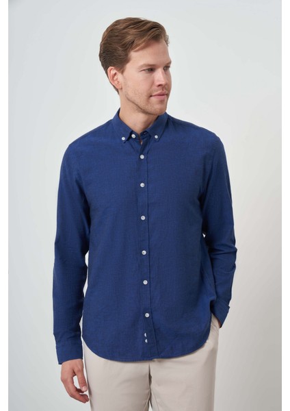 Erkek Indigo Keten Trend Dynamic Fit Düğmeli Yaka Gömlek