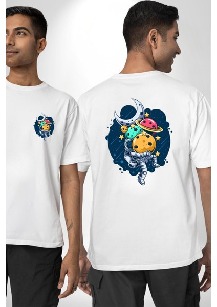 Gezegen Taşıyan Astronot Yıldız Toplama Macerası Beyaz Oversize Kadın Erkek Ön ve Sırt Baskılı Tişört fırsatları