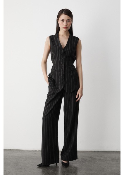 Siyah Çok Düğmeli Çizgili Premium Takım