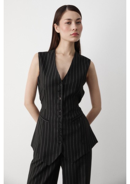 Siyah Çok Düğmeli Çizgili Premium Takım modelleri