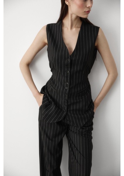 Siyah Çok Düğmeli Çizgili Premium Takım fırsatları