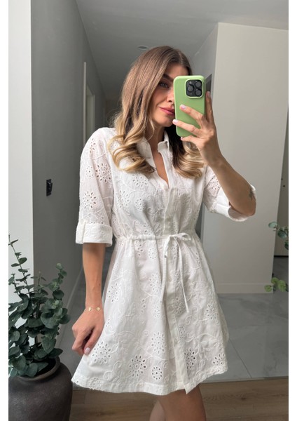 Beyaz Beli Bağcıklı Çiçek Desenli Fisto Gömlek Elbise. fiyatları